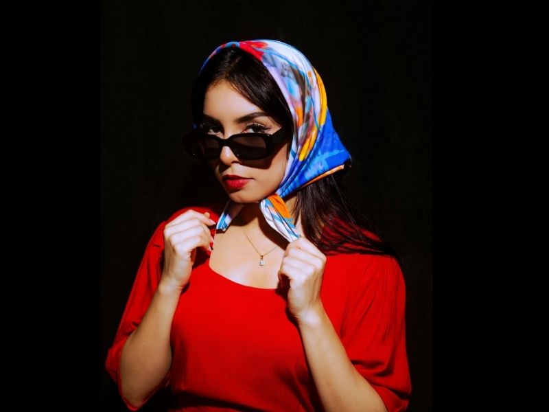 Scarf Kepala Wanita Biru